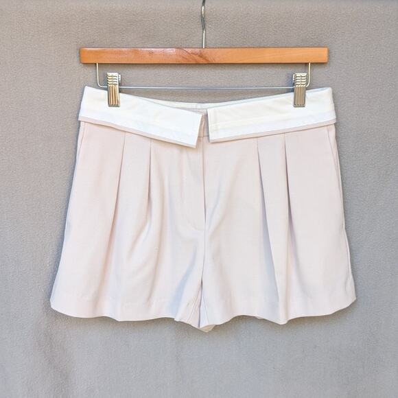 NWT Babaton Bureau Matte Pearl Mid-rise Wool Twill Pleated Mini Shorts, size 2 - Picture 1 of 7